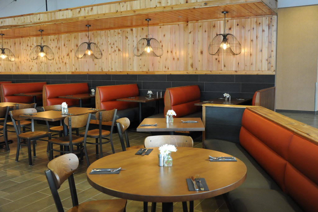 plano's new bowling alley includes restaurant, rock