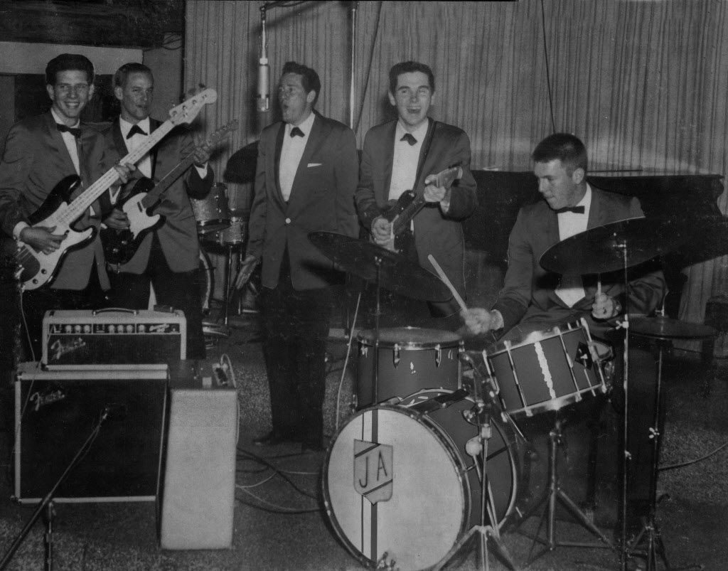 邦楽 EARLY DAYS 邦楽 EARLY DAYS Amazon.co.jp: Single Collection of Early Days vol.3(紙