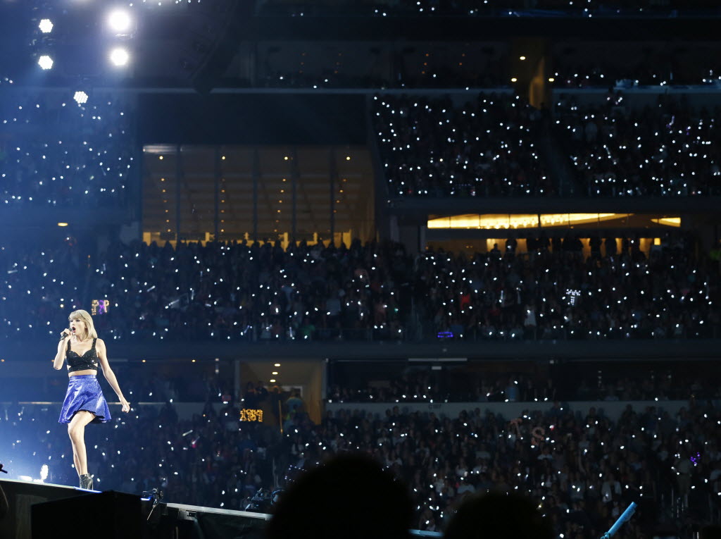 Concert review Taylor Swift brings us into her megastar orbit for a