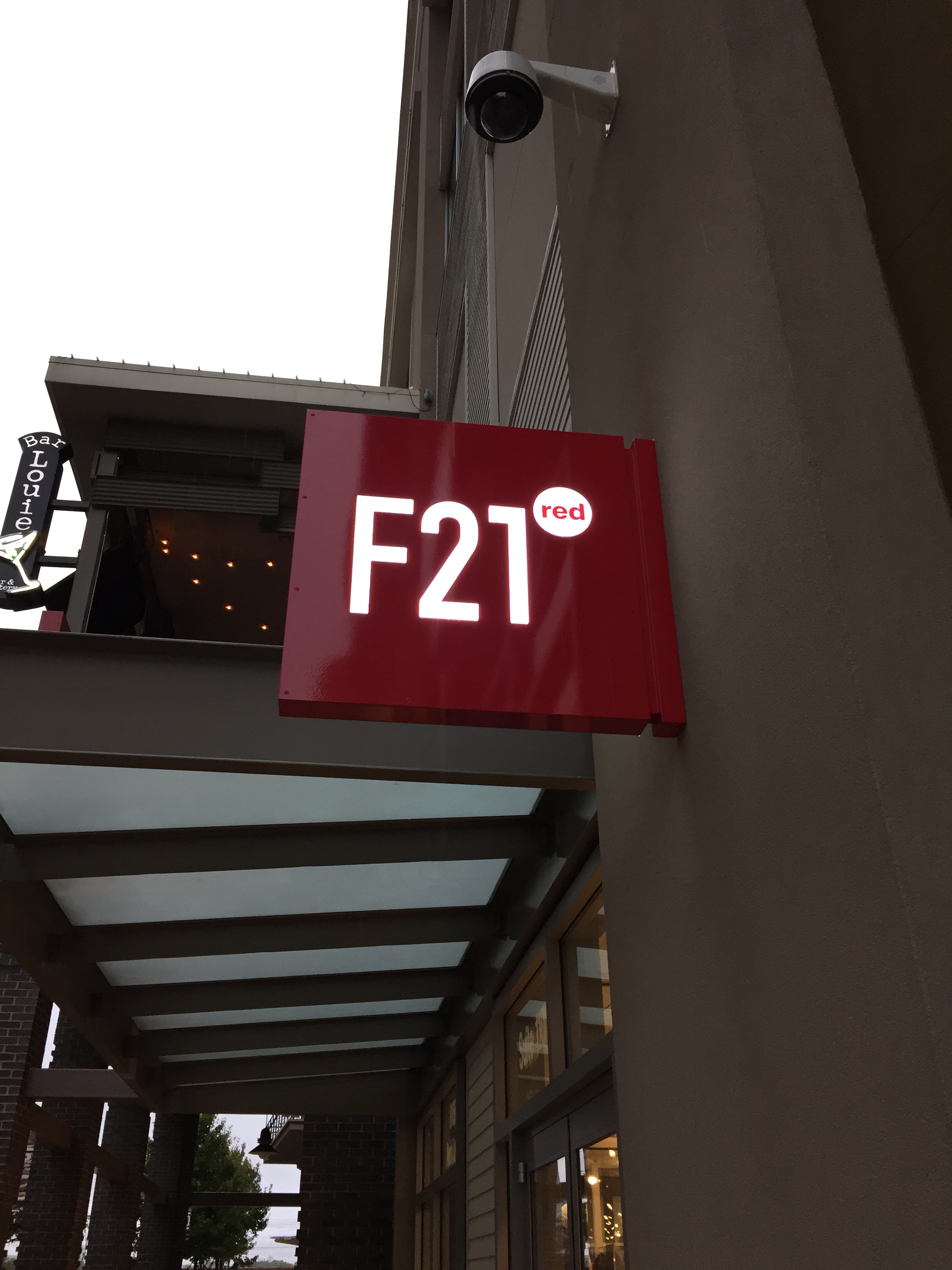 Forever 21 Orlando: conheça a F21 Red com preço mais baixo