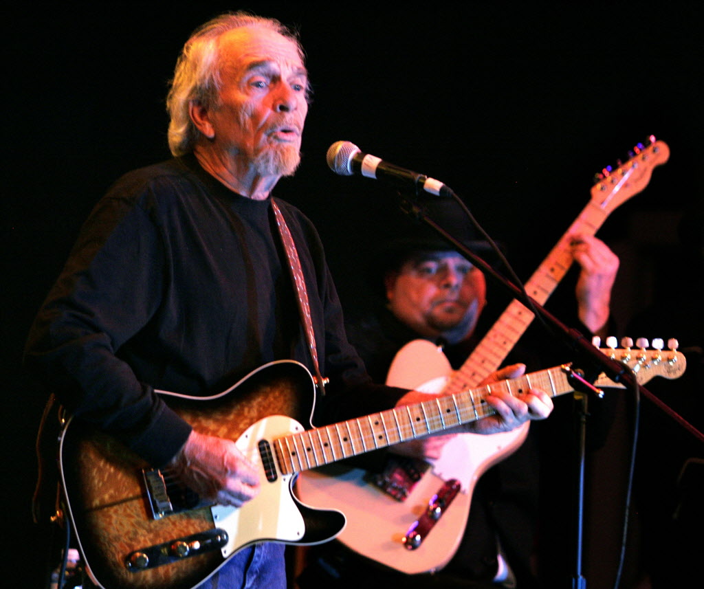  It's All In The Movies : Merle Haggard And The Strangers: Música  Digital