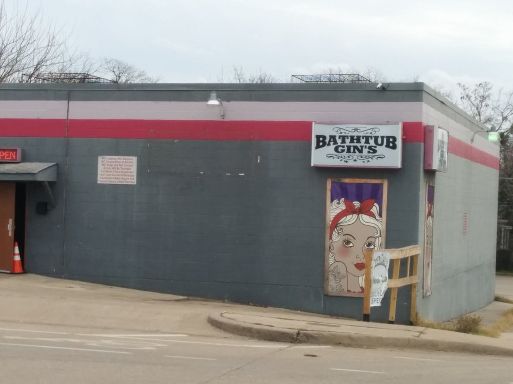 7 dive bars in Fort Worth you should visit for the charm and cheap