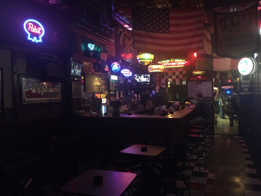 7 dive bars in Fort Worth you should visit for the charm and cheap