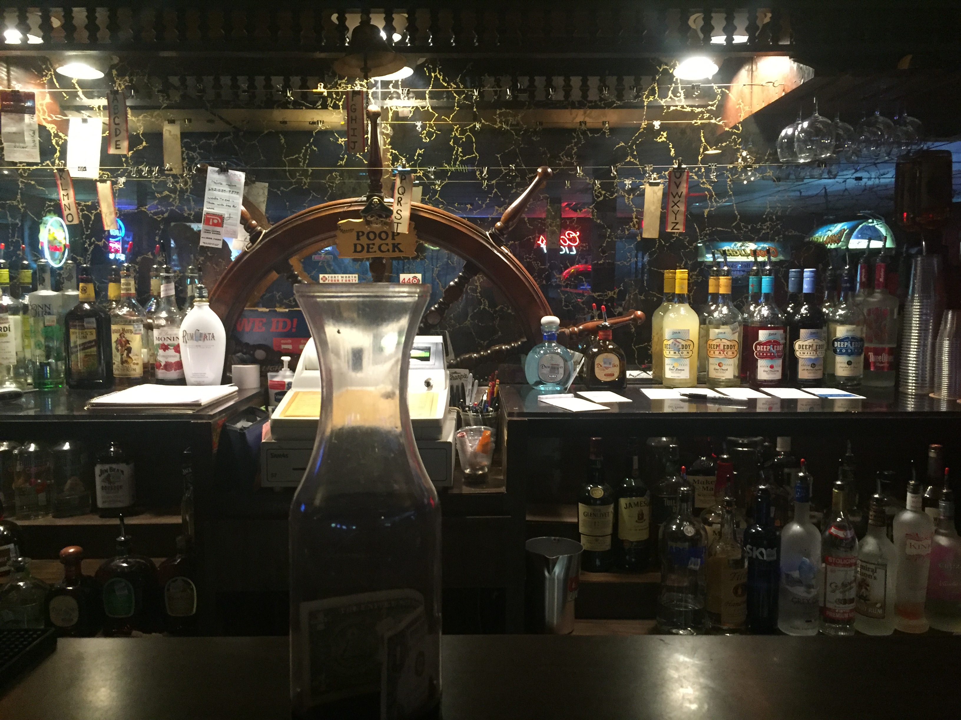 7 dive bars in Fort Worth you should visit for the charm and cheap