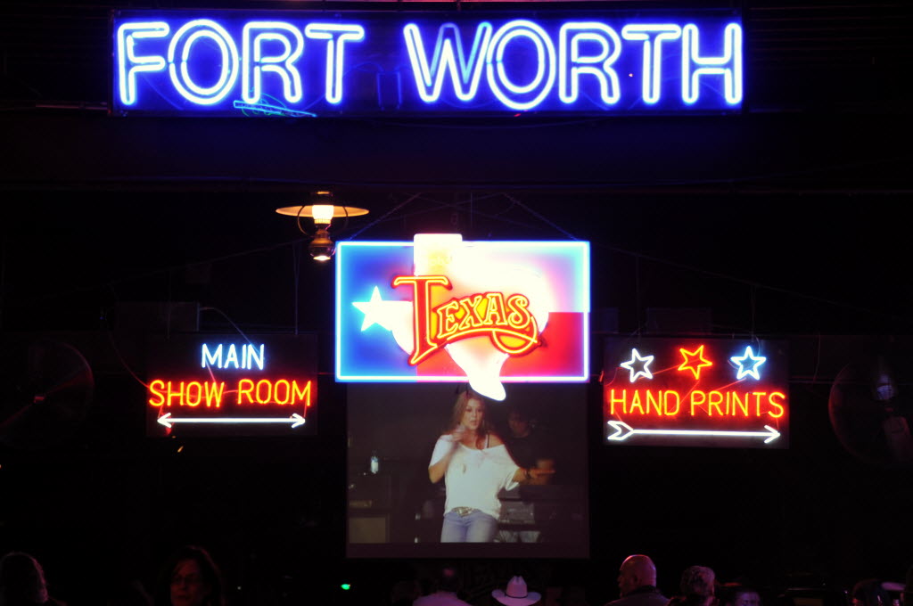 Country Music, Classic Rock, Bull Riding, Dining - Billy Bob's Texas