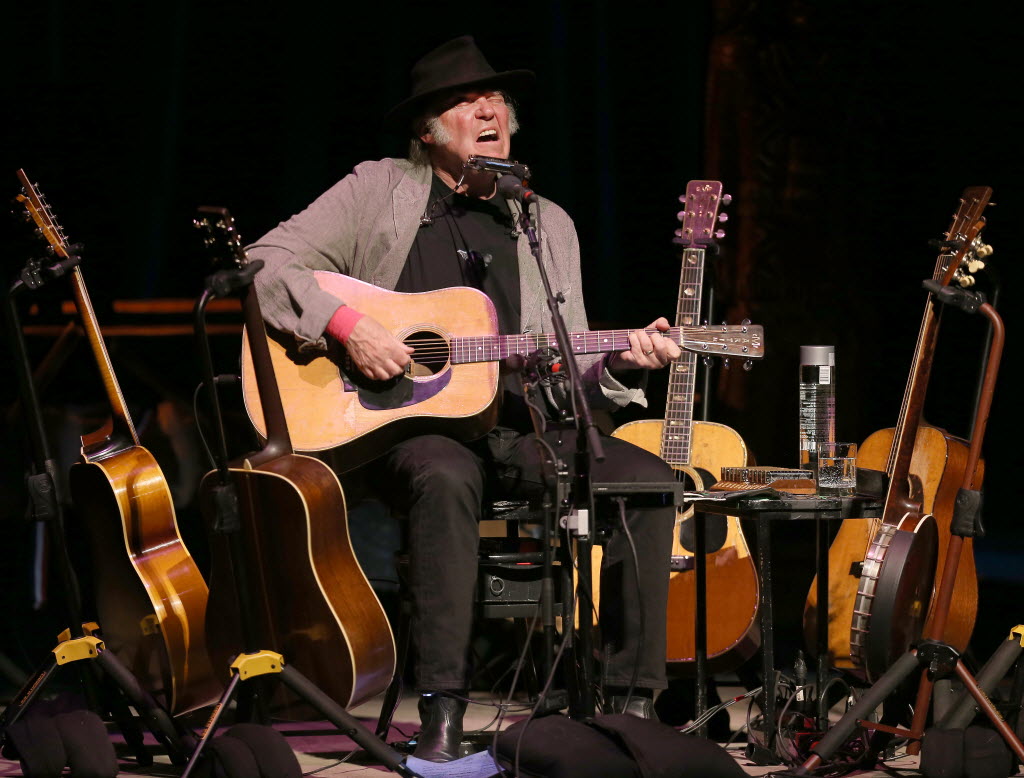 neil young d28