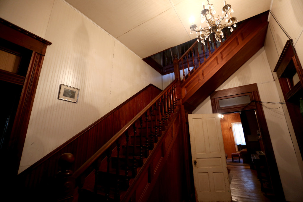 Hurst couple who unwittingly purchased 'haunted' Mineral Wells home now