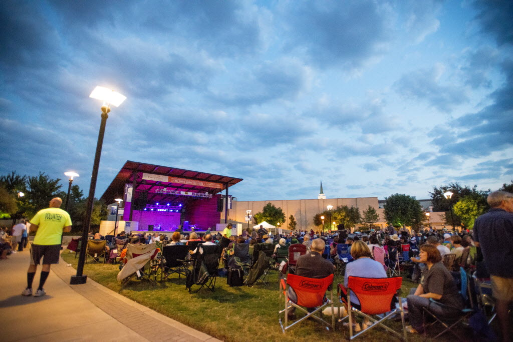 Summer Nights, Patio Drinks & Live Music in Arlington, TX