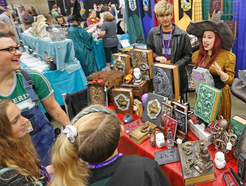 'Harry Potter' fan convention LeakyCon brought stars, fun and crowds to