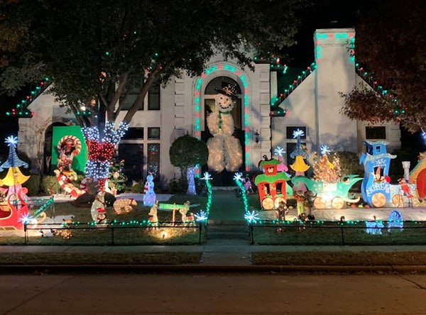 Who has the best Christmas lights in Dallas? See the winner! GuideLive