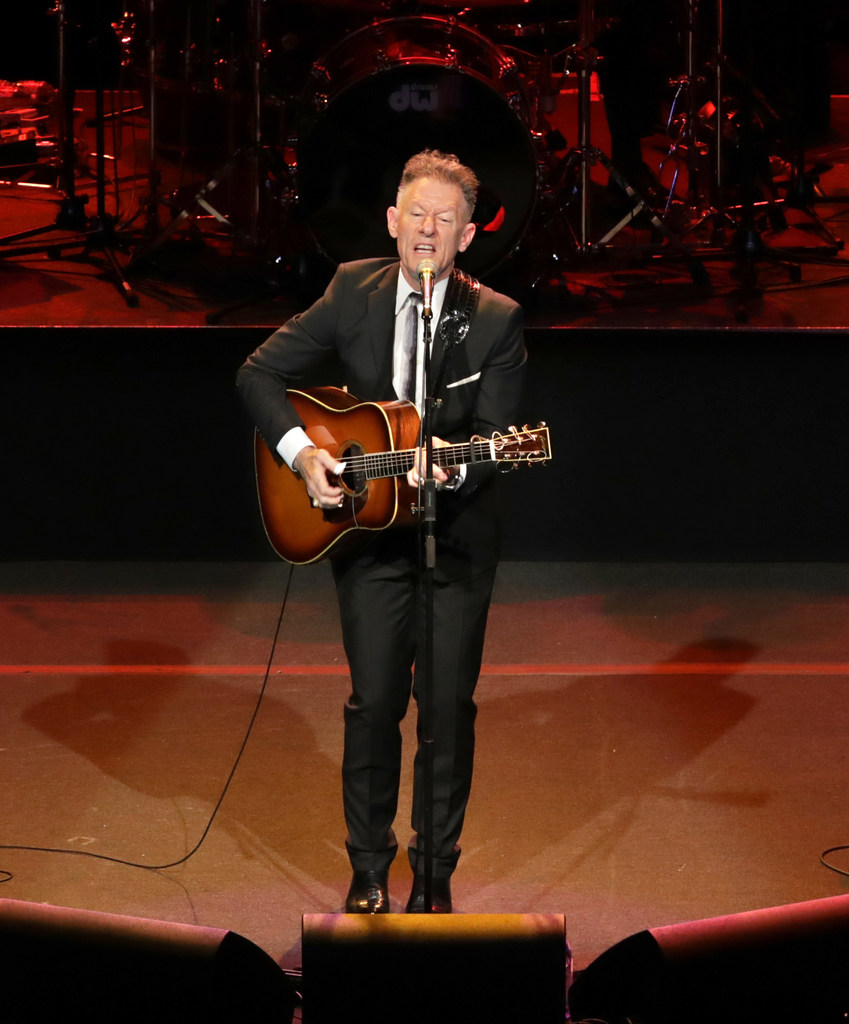 Lyle Lovett Found His Groove And Stayed In It Throughout His Show At Winspear Opera House