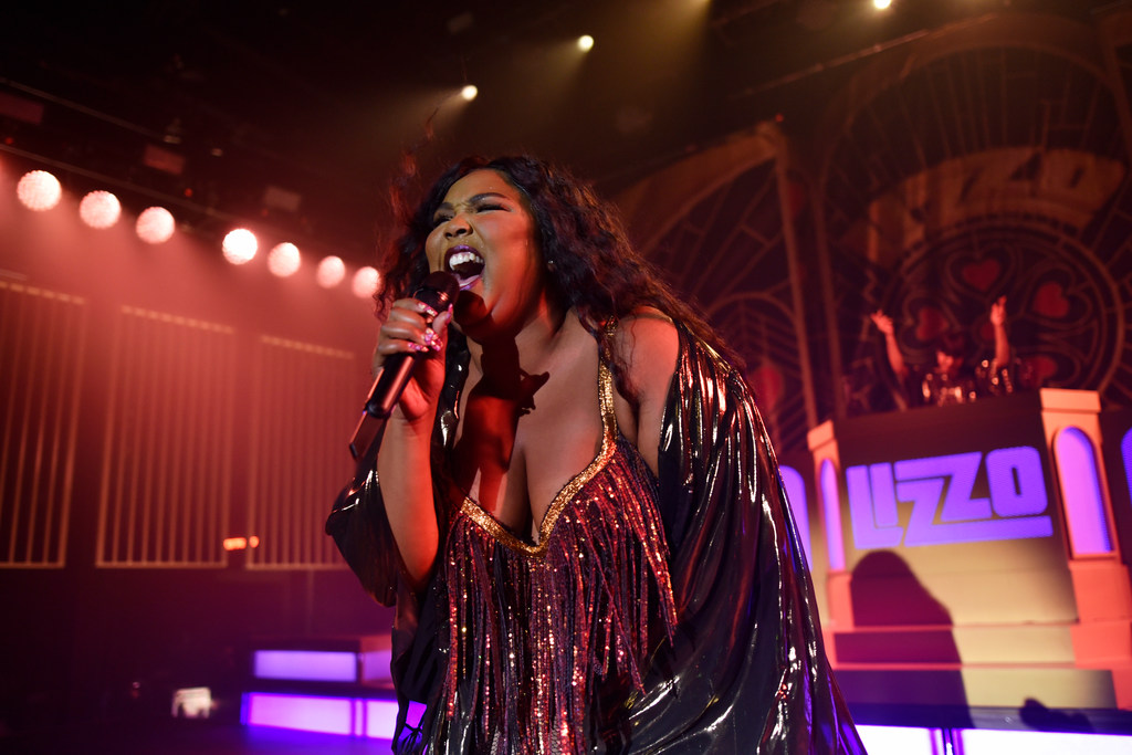 In Sold Out Saturday Show Lizzo Preached Self Love And Defiance